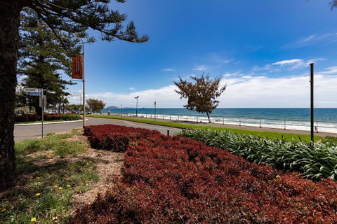 Sunset Retreat Mooloolaba - Holiday Adelaide 44