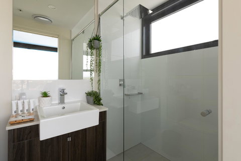 Sunset Retreat Mooloolaba - Holiday Adelaide 20