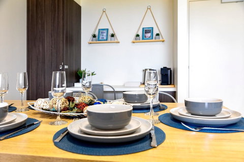 Sunset Retreat Mooloolaba - Holiday Adelaide 3
