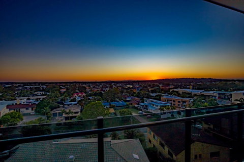 Sunset Retreat Mooloolaba - Holiday Adelaide 18