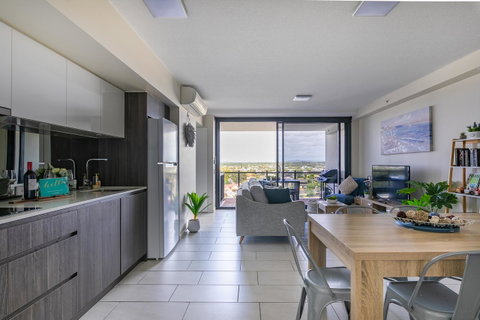 Sunset Retreat Mooloolaba - Holiday Adelaide 7