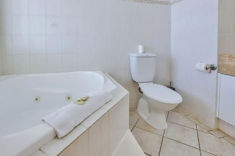 Regency On The Beach - Holiday Adelaide 5