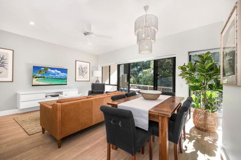 Mirra Chana - Holiday Adelaide 22