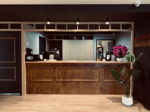Woodroffe Hotel - Holiday Adelaide 1
