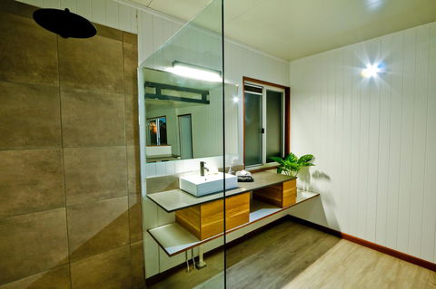 The Summit 1770 - Holiday Adelaide 1