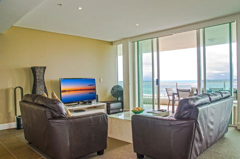 Kirra Surf Apartments - Holiday Adelaide 32