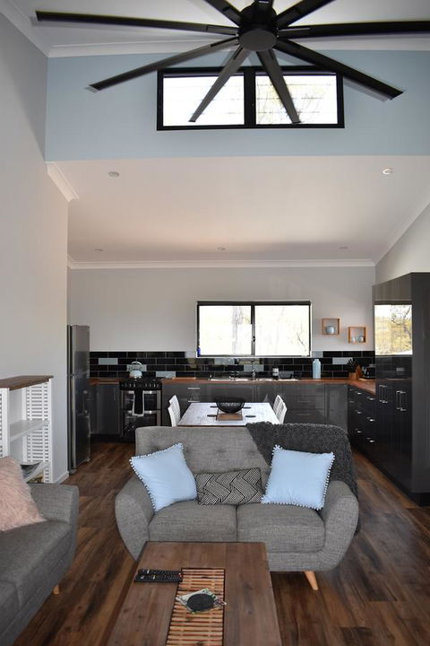 Ironbark House - Holiday Adelaide 18