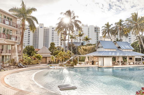Novotel Cairns Oasis Resort - Holiday Adelaide 1
