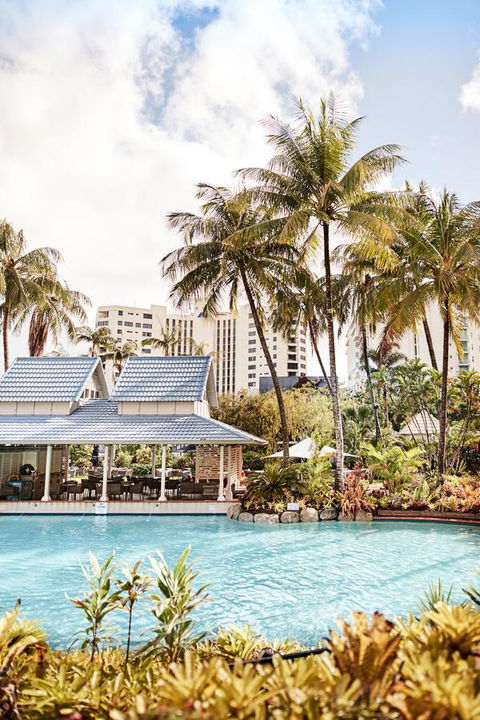 Novotel Cairns Oasis Resort - Holiday Adelaide 4