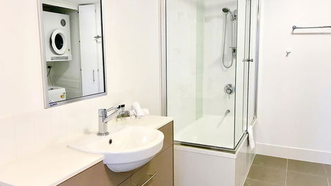 Oaks Townsville Gateway Suites - Holiday Adelaide 7