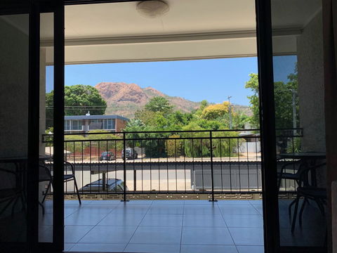 Townsville Holiday Apartments - Holiday Adelaide 1