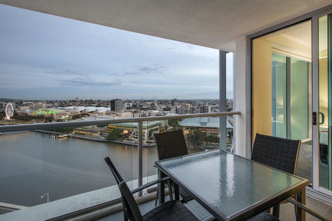 Evolution Apartments - Holiday Adelaide 15