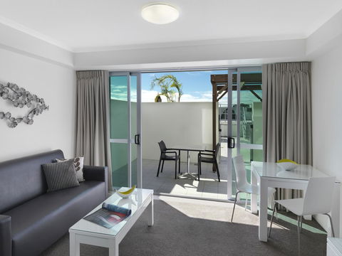 Oaks Mackay Rivermarque Hotel - Holiday Adelaide 1