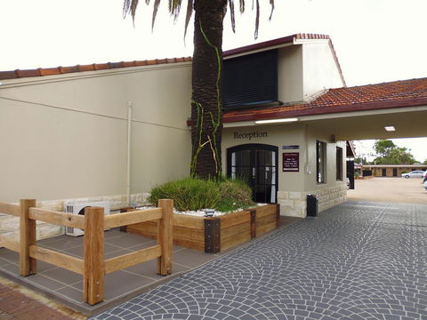Burke & Wills Motor Inn - Holiday Adelaide 6