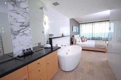 Oceans Mooloolaba - Holiday Adelaide 10