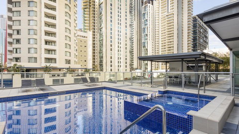 Oaks Brisbane Festival Suites - Holiday Adelaide 0