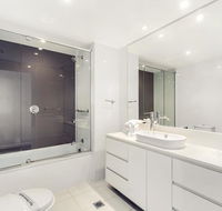 Luxury 5 Star Surfers Paradise Residences - Holiday Adelaide
