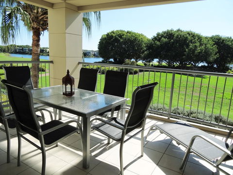 Waterfront Resort Villa With Buggy - Holiday Adelaide 1