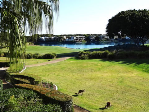 Waterfront Resort Villa With Buggy - Holiday Adelaide 3
