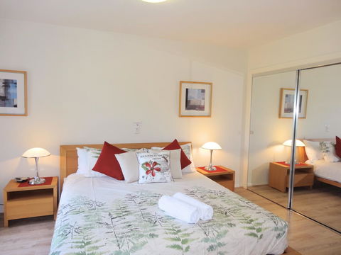 Waterfront Resort Villa With Buggy - Holiday Adelaide 14