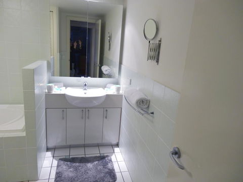 Waterfront Resort Villa With Buggy - Holiday Adelaide 13