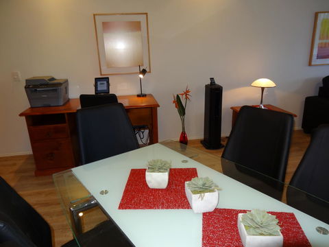 Waterfront Resort Villa With Buggy - Holiday Adelaide 8
