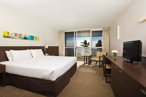 Cairns Harbourside Hotel - Holiday Adelaide 10