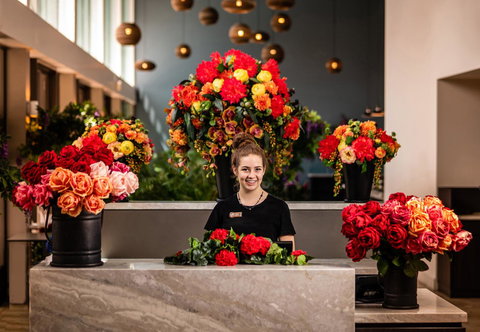 Cairns Harbourside Hotel - Holiday Adelaide 2