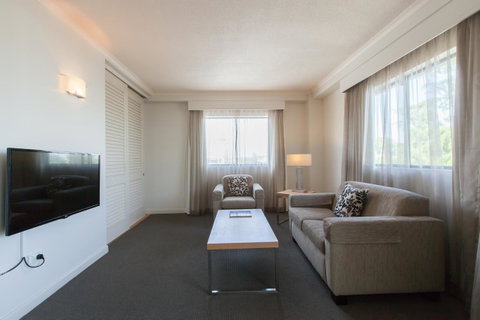 Central Cosmo Apartment Hotel - Holiday Adelaide 5