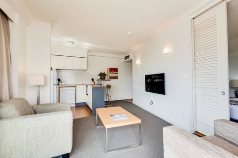 Central Cosmo Apartment Hotel - Holiday Adelaide 31