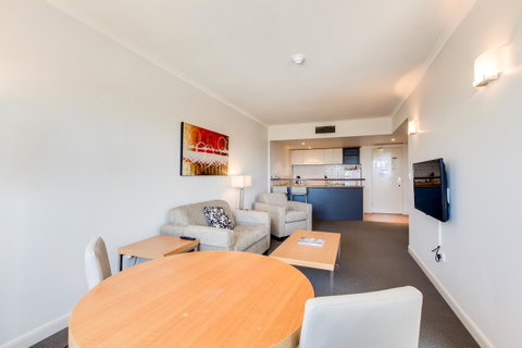 Central Cosmo Apartment Hotel - Holiday Adelaide 25