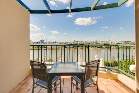 Central Cosmo Apartment Hotel - Holiday Adelaide 24
