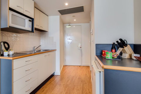 Central Cosmo Apartment Hotel - Holiday Adelaide 18
