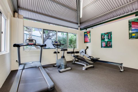 Central Cosmo Apartment Hotel - Holiday Adelaide 23