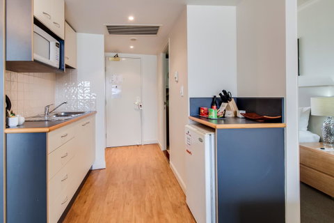 Central Cosmo Apartment Hotel - Holiday Adelaide 26