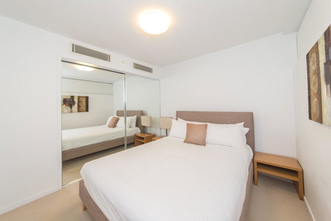 Echelon Apartments Yeppoon - Holiday Adelaide 4