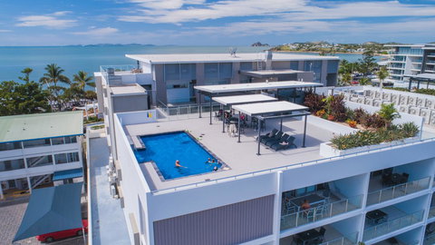 Echelon Apartments Yeppoon - Holiday Adelaide 3
