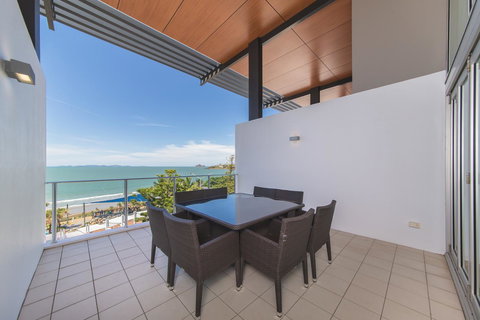 Echelon Apartments Yeppoon - Holiday Adelaide 19