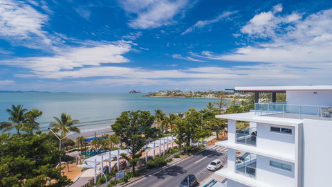 Echelon Apartments Yeppoon - Holiday Adelaide 6