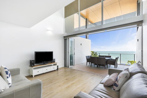 Echelon Apartments Yeppoon - Holiday Adelaide 1