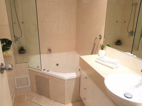 Gemini Court Holiday Apartments - Holiday Adelaide 41