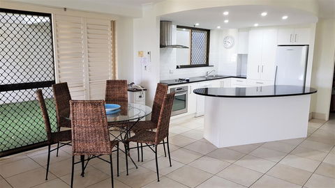 Gemini Court Holiday Apartments - Holiday Adelaide 17