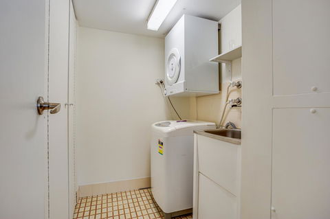 Gemini Court Holiday Apartments - Holiday Adelaide 6