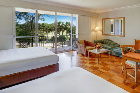 InterContinental Sanctuary Cove Resort, An IHG Hotel - Holiday Adelaide 25