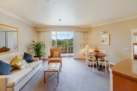 InterContinental Sanctuary Cove Resort, An IHG Hotel - Holiday Adelaide 13