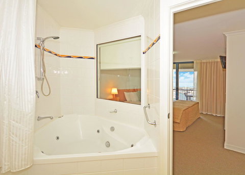 Mantra Hervey Bay - Holiday Adelaide 24