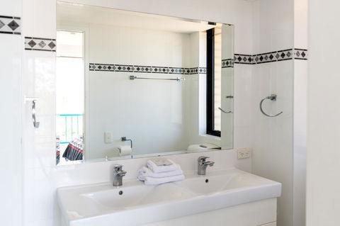 Burgess @ Kings Beach Apartments - Holiday Adelaide 15