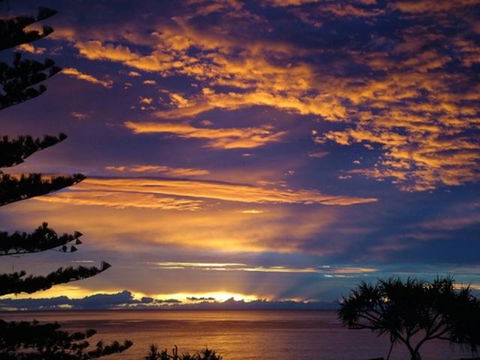 Burleigh Beach Tower - Holiday Adelaide 13
