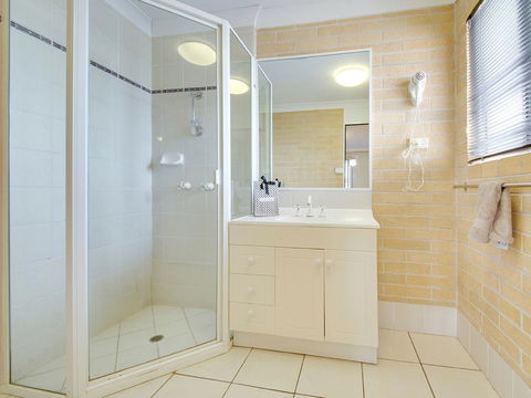 Murray Street Apartments - Holiday Adelaide 2