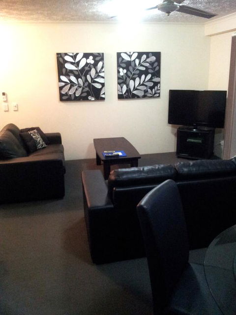 Champelli Palms Apartments - Holiday Adelaide 14